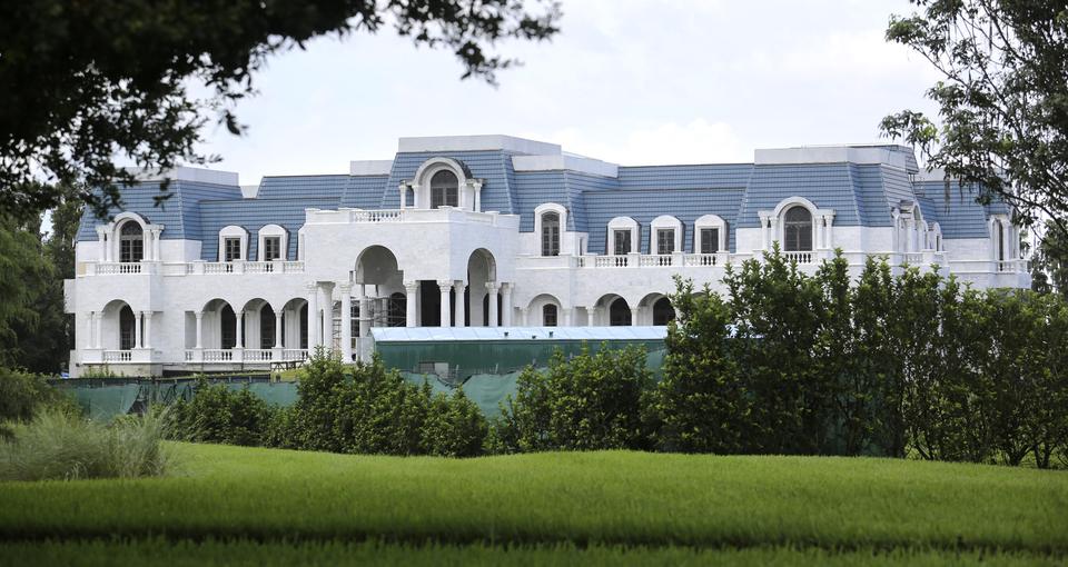Versailles biggest house in the US